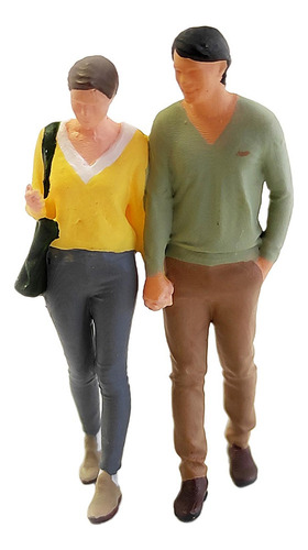 1:64 Escala Pareja Figura Pvc Personas Escenario Amarillo