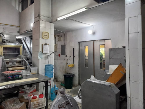 Venta Excelente Fondo De Comercio De Panadería Ubicada En Colinas De Bello Monte. Inf. Ma. Fda. Varela