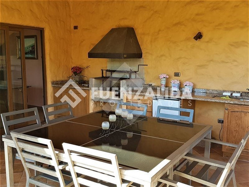 Casa En Venta De 5 Dorm. En Viña Del Mar