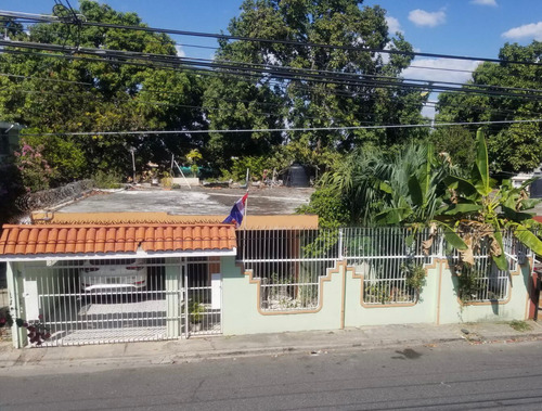 Vendo Casa En Santo Domingo Oeste, Próximo A Pintura 