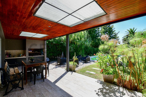 Casa De 3 Dormitorios En Excelente Zona De Villa Elisa