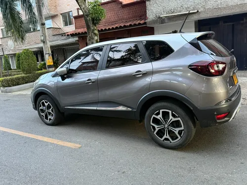 Renault Captur 1.3 T Iconic Cvt