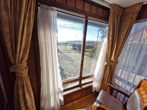 A Dos Cuadras De La Costaneras De Puerto Varas