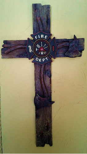 Bombero Decorativo Para Pared Cruz