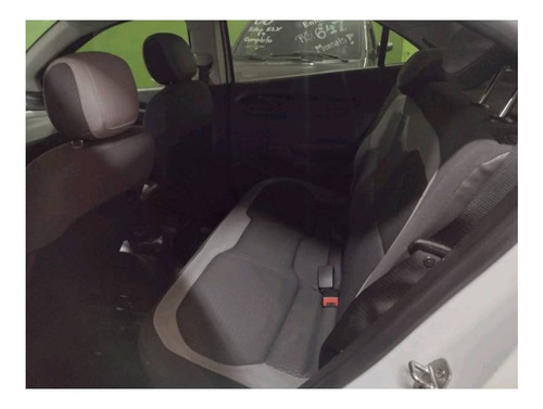 Imagem 8 de 14 de Chevrolet Onix Lt 1.0 8v Flex
