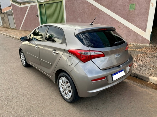 Imagem 4 de 8 de Hyundai Hb20 1.0 4p Flex Comfort Plus