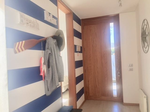 Casa En Venta De 5 Dorm. En Puchuncaví