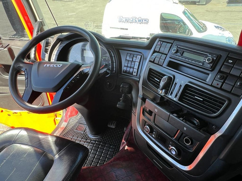 Imagen 10 de 14 de Iveco Hi Way 440