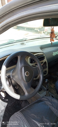 Imagem 3 de 5 de Fiat Palio 2005 1.0 Fire 5p
