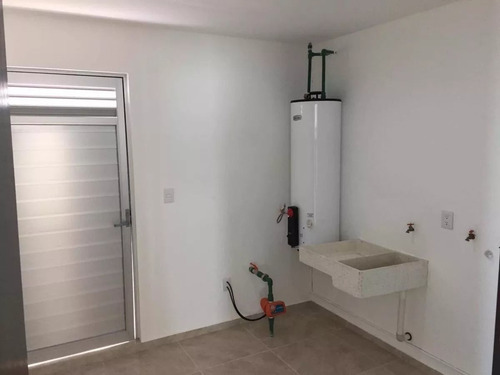 Imagen 7 de 14 de Se Vende Preciosa Residencia En Zibatá, 4 Recamaras, Una En