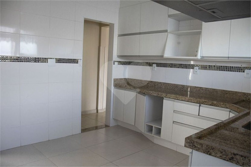 2 Dormitórios, 1 Cozinha Ampla, 1 Vaga, Em Ótima Localização No Melhor De Santos - 271-im559662