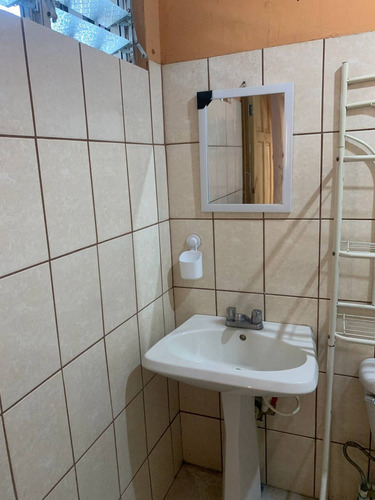 Cabina Pequeña En El Invu De Barranca - Excelente Seguridad.