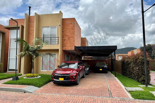 Hermosa Casa De 2 Niveles En Conjunto Cerrado Ubicada En Cajicá, Cundinamarca