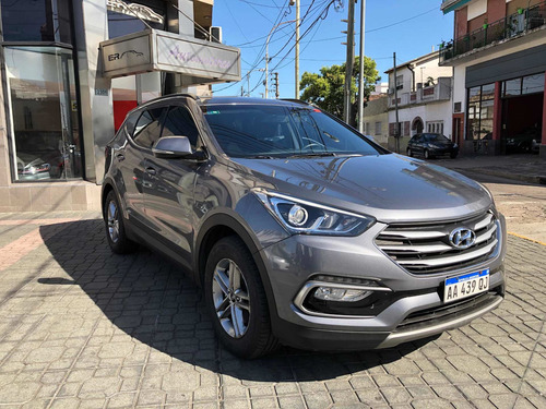 Hyundai Santa Fe 2.4 Seguridad 7as 6mt 2wd 2016