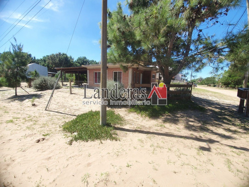 Imagen 5 de 20 de Casa 2 Amb. - Lote Propio - C/losa Para Construir Planta Alta
