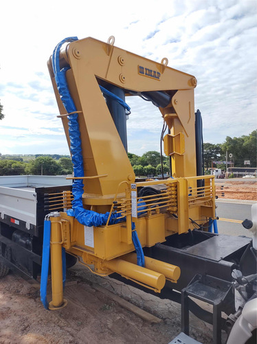 Vw24-220 Worker 2007 Com Munck De 35 Ton - Trianguloveiculos
