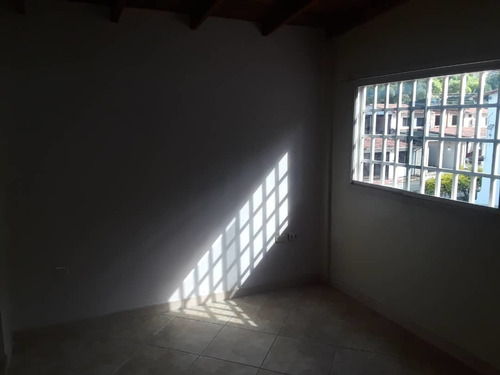 Imagen 13 de 19 de Casa Urb. Villa Sol, Sector Machiri. Adlz
