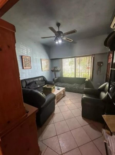 Casa En Venta - 2 Dormitorios 1 Baño - 250mts2 - Temperley