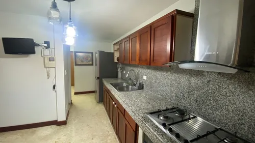 Casa Unifamiliar, De Dos Pisos, Muy Segura, Amplia Ymuy Bien Ubicada