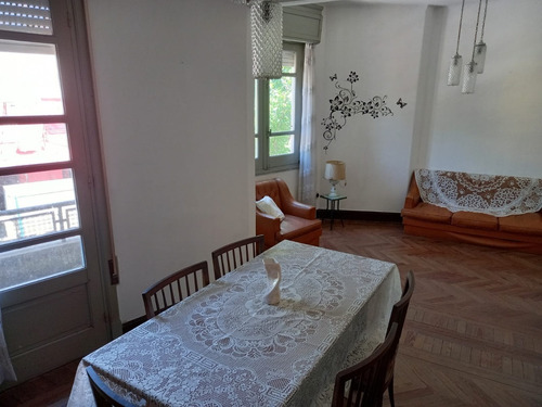 Imagen 2 de 14 de Casa De Altos Al Frente Con Balcón Y Azotea De Uso Exclusivo