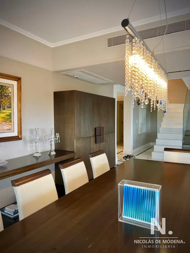 Espectacular Departamento En Venta Frente Al Mar, Penthouse De 4 Dormitorios. Punta Del Este