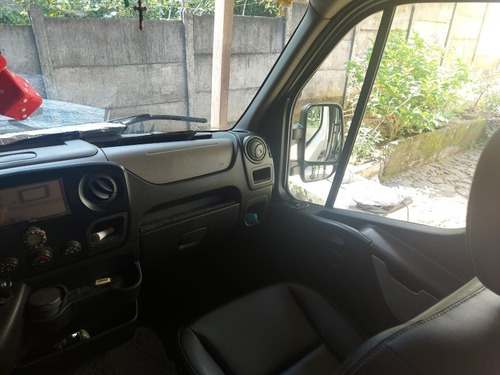 Imagem 10 de 14 de Renault
