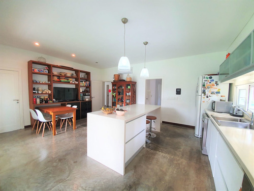 Casa En Venta En San Isidro, Barrio Santa Rita