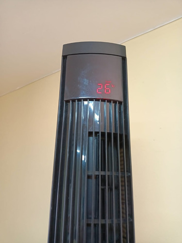 Imagen 6 de 9 de Ventilador Seminuevo De Torre Beckon 117cm + Control Remoto