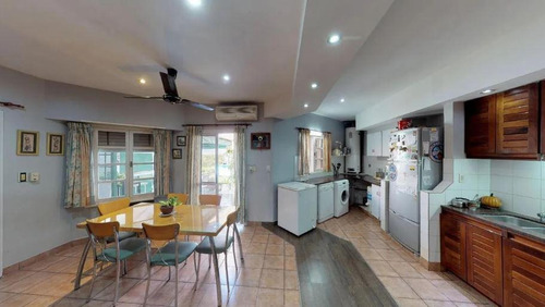 Casa Venta 3 Dormitorios, 2 Baños Y Terreno 10 X 27,5 Mts -275 Mts 2- Ringuelet