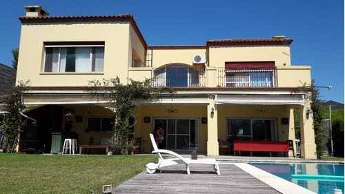 Casa En Venta - A La Laguna - Piscina Y Muelle - Villanueva 