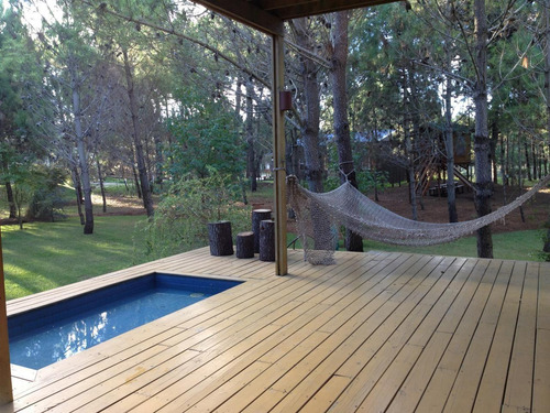 Casa 5 Ambientes C/dependencia Y Pileta. La Herradura. Pinamar Venta