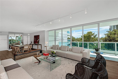 Departamento  En Venta En Key Biscayne, Miami, Florida