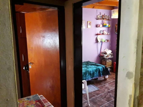 Departamento De Pasillo En El Barrio Fisherton