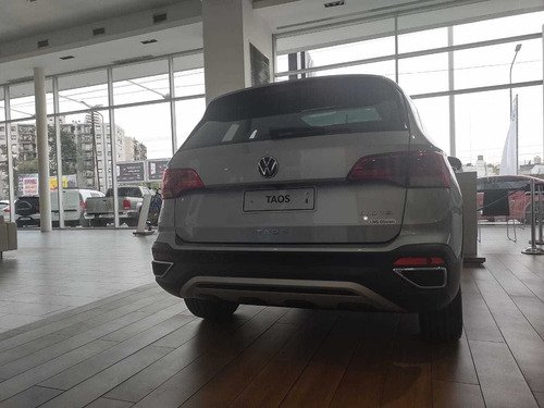 Imagen 4 de 12 de Volkswagen Taos 2023 1.4 250 Tsi Highline