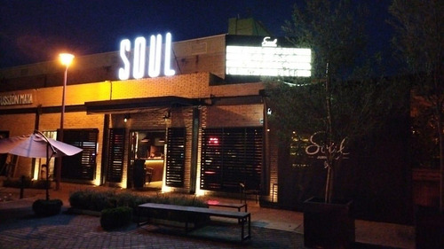 Traspaso Restaurante Bar Todo Acondicionado Con Lic. Alcohol