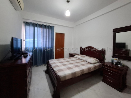 Excelente Apartamento En La Urb De San Jacinto Residencia Greco En Piso Bajo 24-28825 Irrr