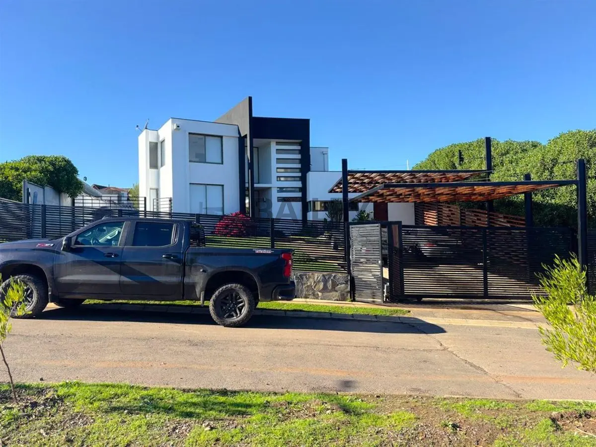 Imagen 2 de 20 de Casa En Venta De 4 Dorm. En Quintero