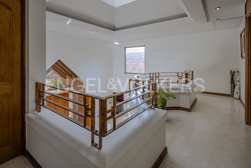 Excelente Casa Lomas De La Dehesa