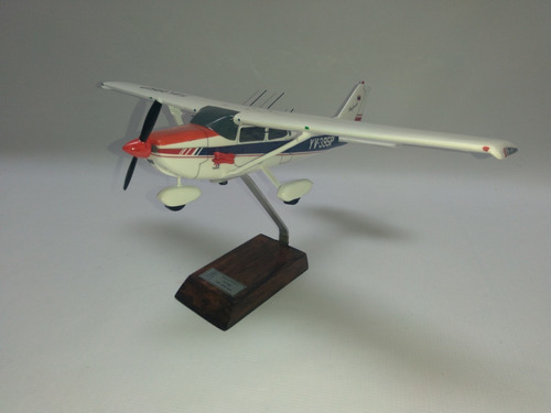 Imagen 5 de 9 de Avión A Escala De Aviación General Con Pintura Personalizada