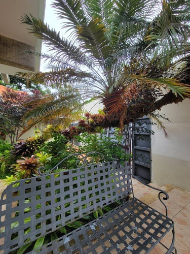 Alquiler Linda Casa Quinta En La Urbanización La Viña