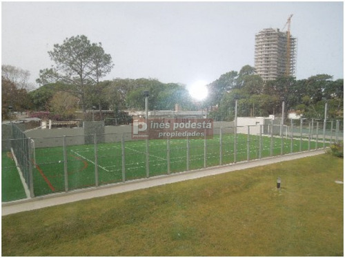 Apartamento En Venta, Mansa, Punta Del Este, 3 Dormitorios.- Ref: 7376