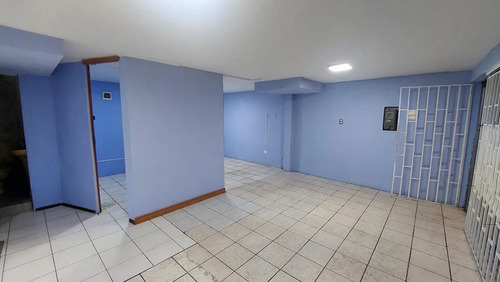 Plaza Ñuñoa Edificio Acuario Local En Venta