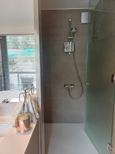 Amoblado/amplio/moderno.3 Suites+estar+servicios/via Aurora