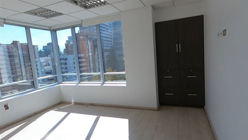 Imagen 28 de 30 de Oficina En Arriendo Edificio El Bosque Isidora