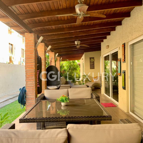 Cgi + Lecheria Ofrece En Venta Hermoso Apartamento En El Conjunto Residencial Costa Azul