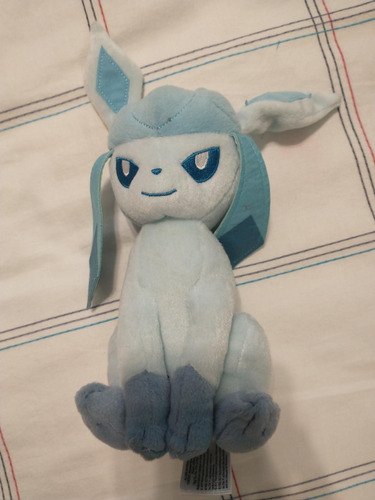 Peluche Glaceon De Pokémon - Tomy