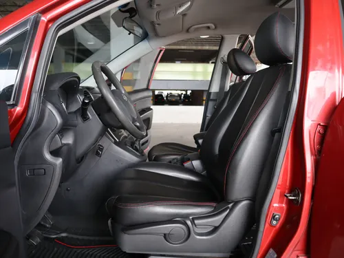 Kia Carens RONDO LX 2.0 MT 4X2 7 PSJ