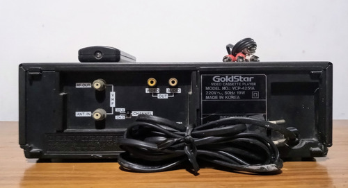 Videocasetera Vhs Goldstar Vcp-4251a Negro (Usado)