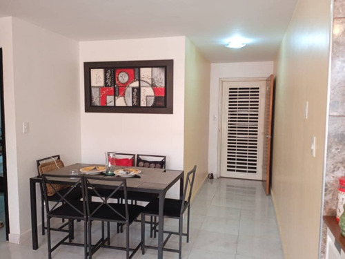 Apartamento En Residencias  Valle Topacio, San Diego.maria Resistido 