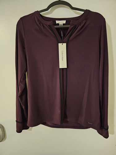 Calvin Klein Blusa Profesional Para Mujer Vino Tinto Y Neg